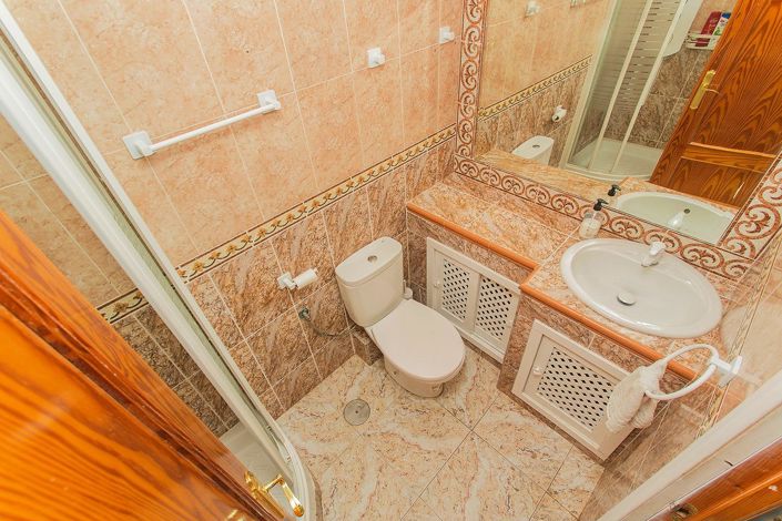 Image No.32-4 Bed House for sale