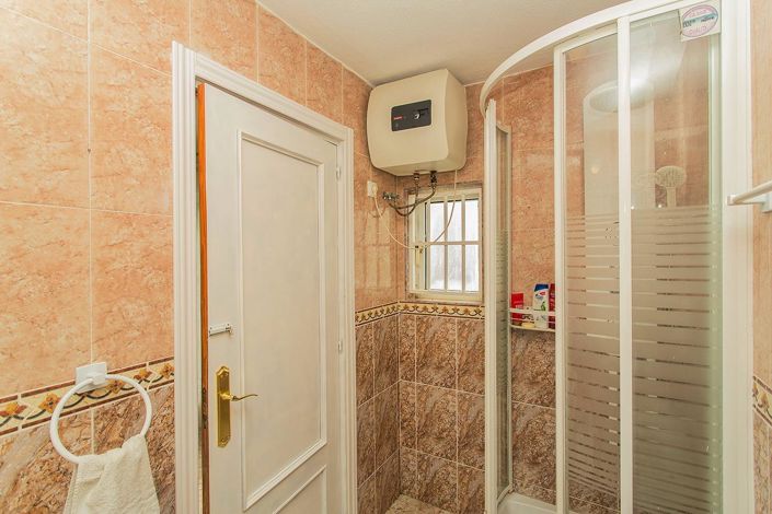 Image No.34-4 Bed House for sale