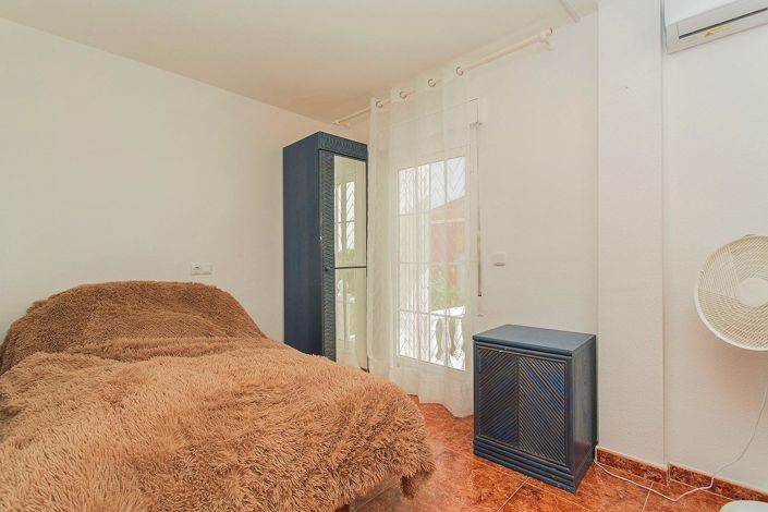 Image No.36-4 Bed House for sale