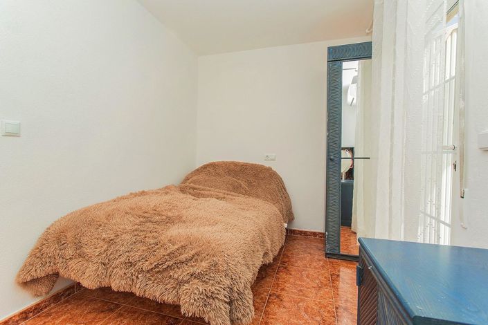 Image No.37-4 Bed House for sale