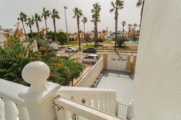 Image No.46-4 Bed House for sale