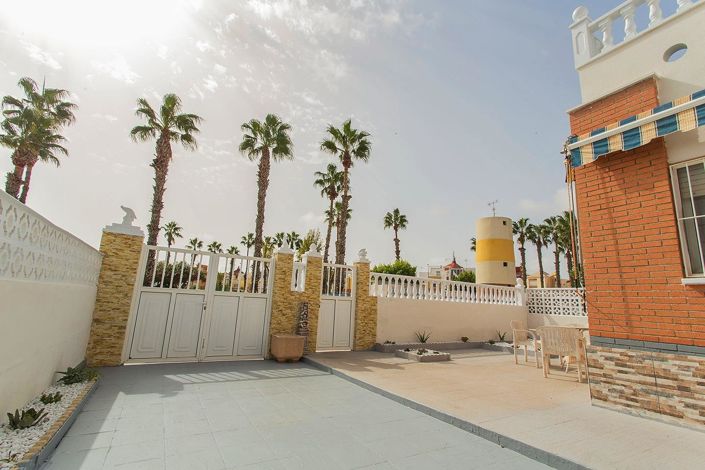 Image No.5-4 Bed House for sale