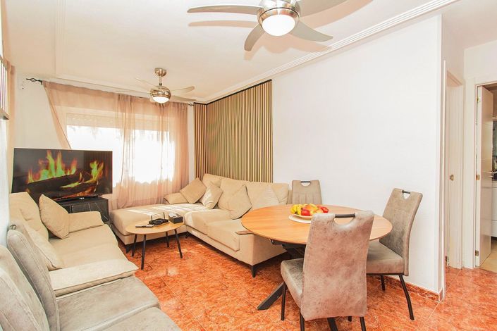 Image No.8-4 Bed House for sale