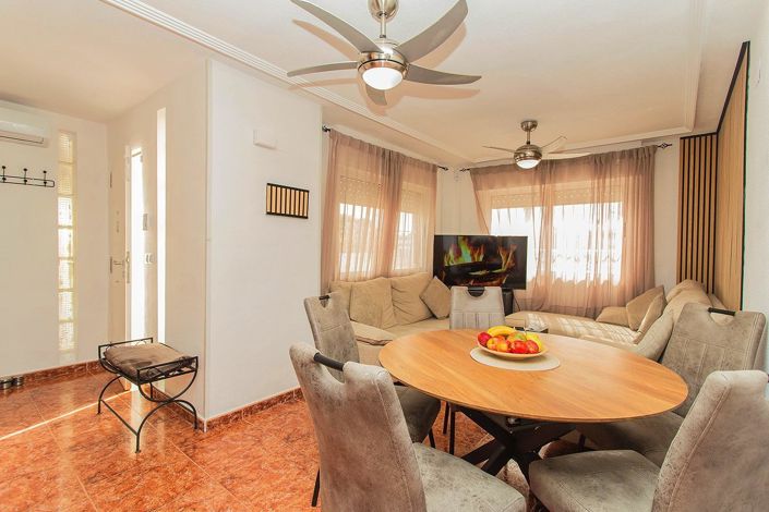 Image No.9-4 Bed House for sale