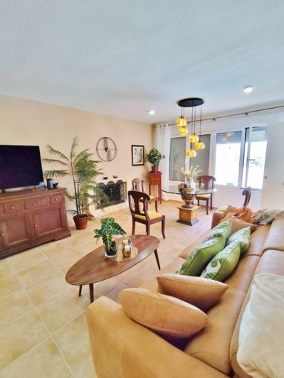 Image No.2-4 Bed Villa for sale