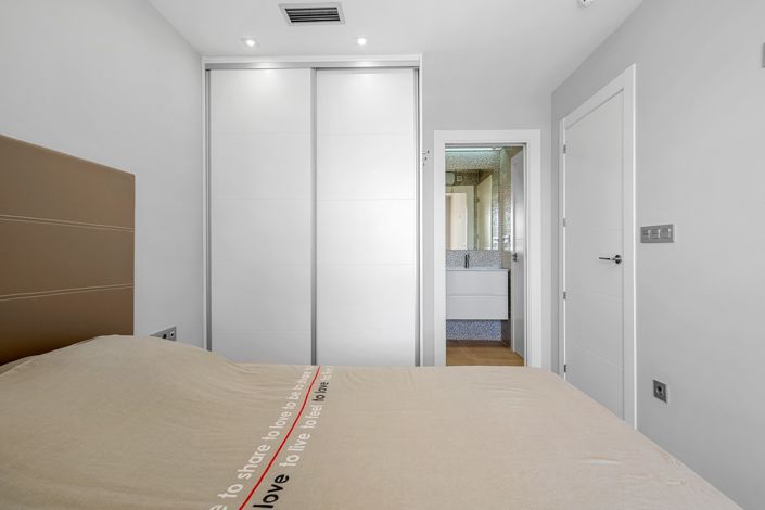 Image No.18-3 Bed Villa for sale