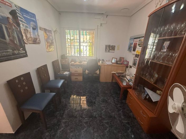 Image No.20-4 Bed Apartment for sale