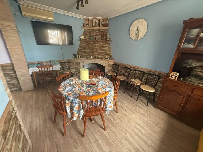 Image No.4-4 Bed Apartment for sale