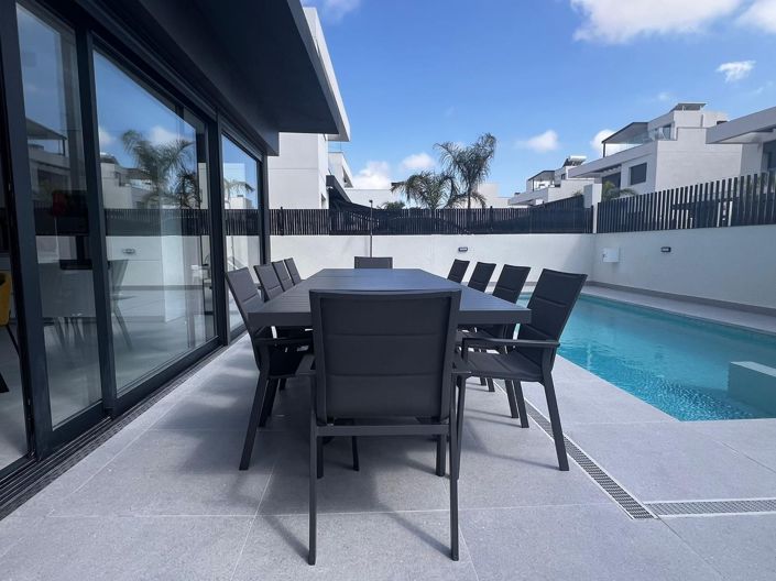 Image No.2-5 Bed Villa for sale