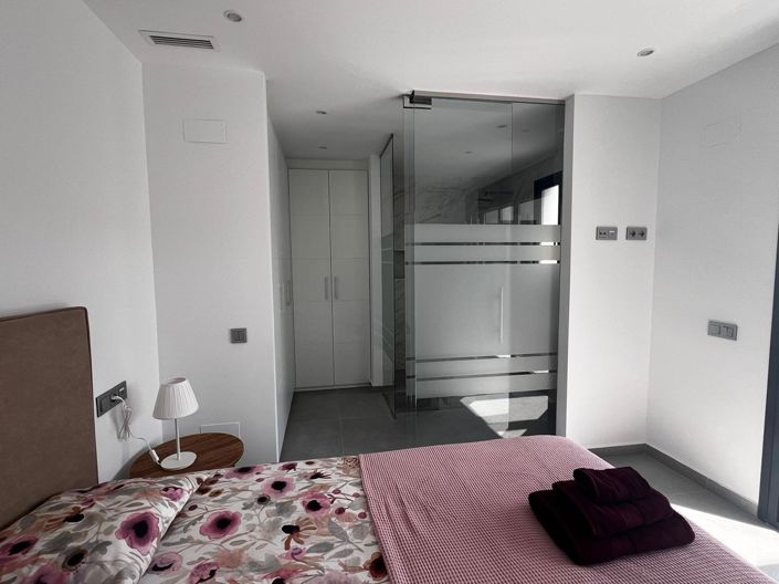 Image No.30-5 Bed Villa for sale