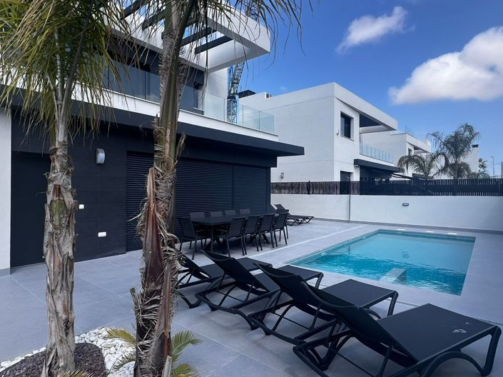 Image No.6-5 Bed Villa for sale