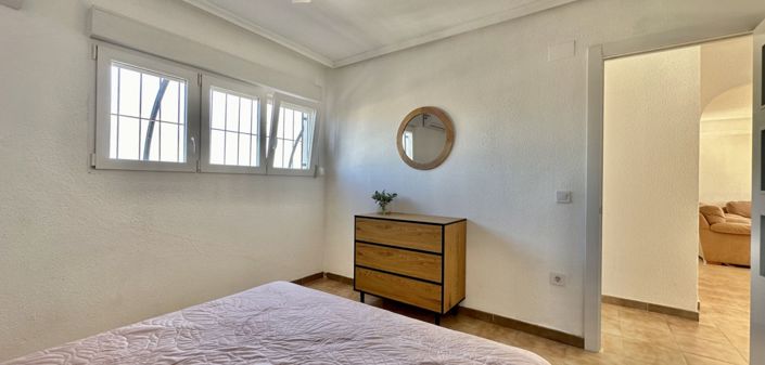 Image No.25-2 Bed Apartment for sale