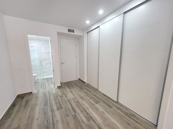 Image No.20-3 Bed Apartment for sale