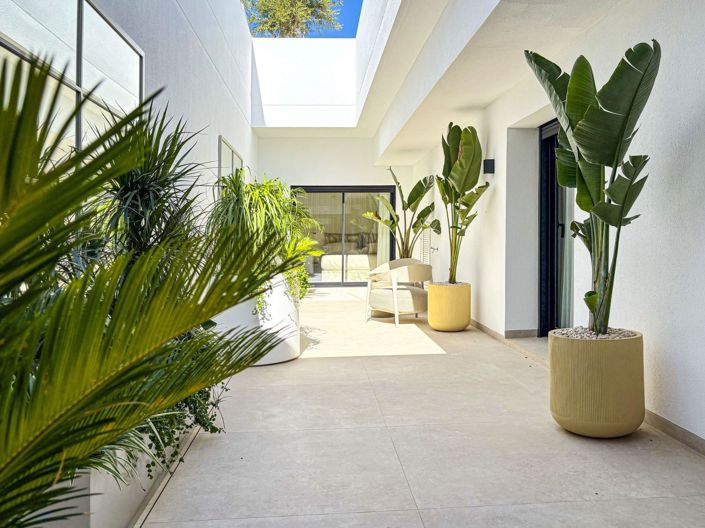 Image No.5-5 Bed Villa for sale