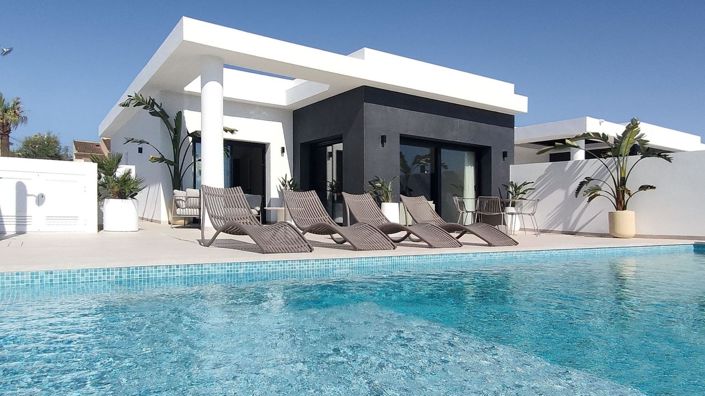 Image No.1-5 Bed Villa for sale