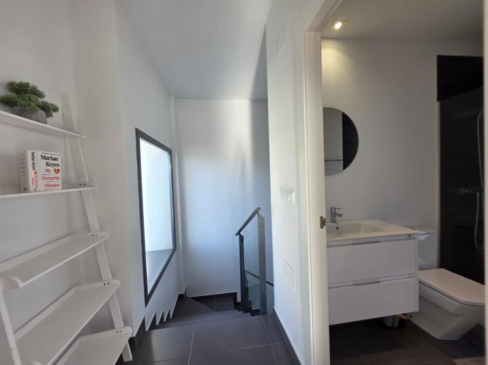 Image No.23-3 Bed Villa for sale