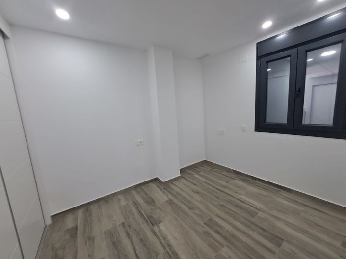 Image No.24-3 Bed Apartment for sale