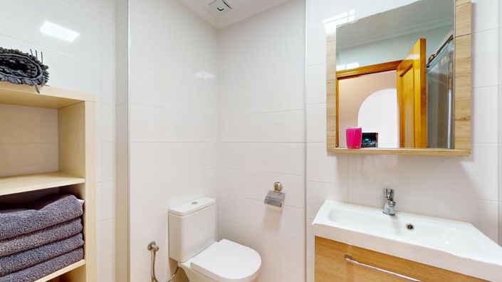 Image No.17-2 Bed Townhouse for sale