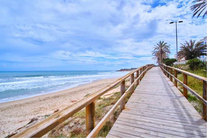 Image No.25-2 Bed Apartment for sale