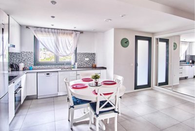 5nqyc7op29yl1649928270-fullhd