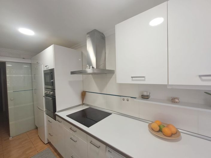 Image No.18-3 Bed Apartment for sale