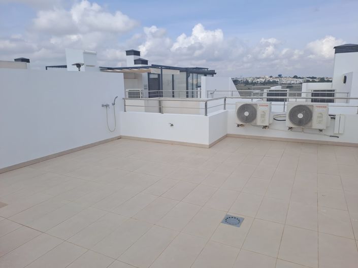 Image No.28-3 Bed Townhouse for sale