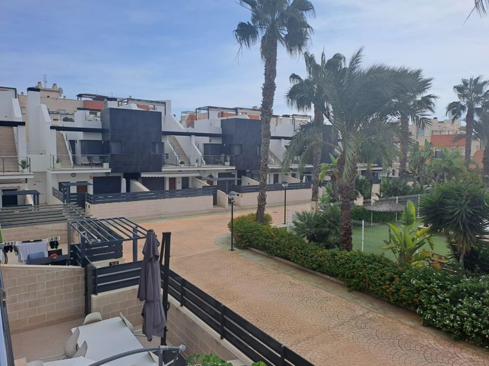 Image No.31-3 Bed Townhouse for sale