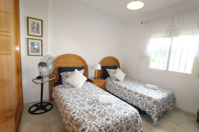 10-bb915d1cb19341576dcdc994b81ab9c5