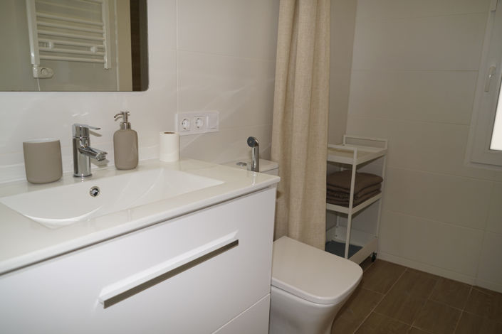 Image No.17-3 Bed Townhouse for sale