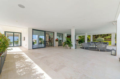 10-bb915d1cb19341576dcdc994b81ab9c5