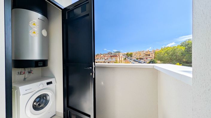 Image No.40-2 Bed Apartment for sale