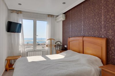 znzki6xwq-w1729769078-fullhd