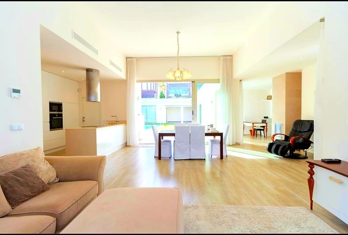 Image No.3-3 Bed Townhouse for sale