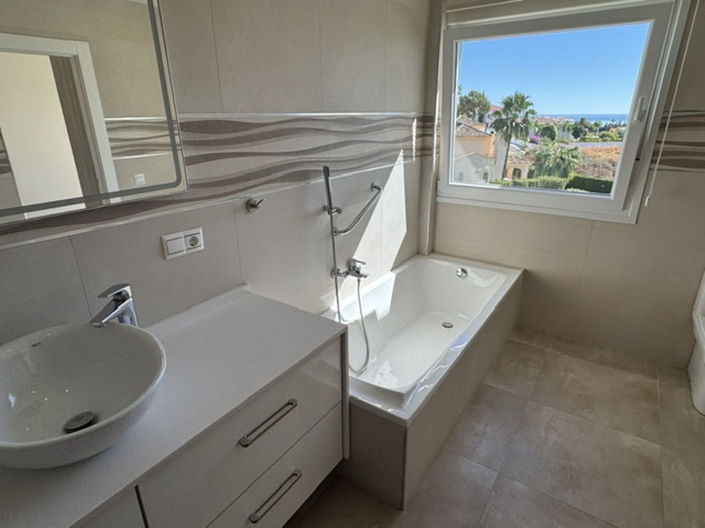 Image No.20-5 Bed Villa for sale