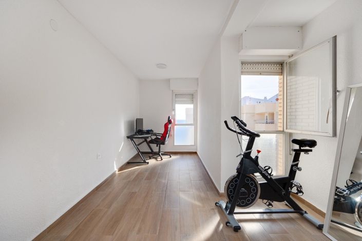 Image No.32-2 Bed Apartment for sale