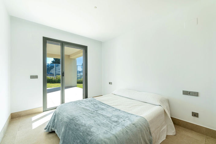 Image No.12-3 Bed Apartment for sale