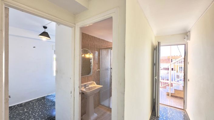 Image No.8-3 Bed Apartment for sale