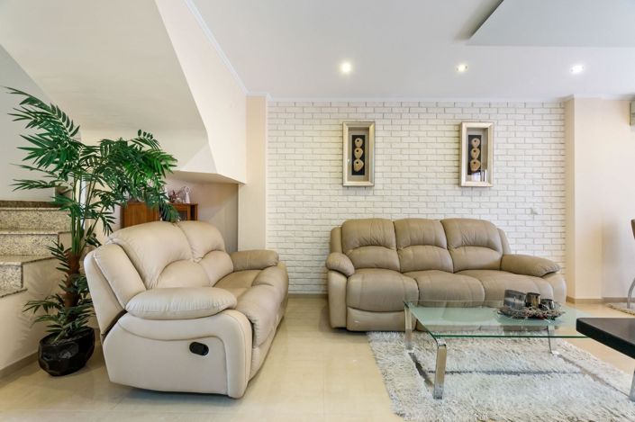 Image No.6-3 Bed Townhouse for sale