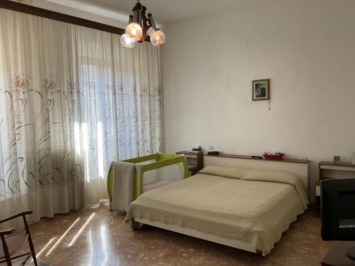 Image No.8-3 Bed Apartment for sale