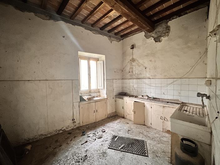 Image No.9-4 Bed Farmhouse for sale