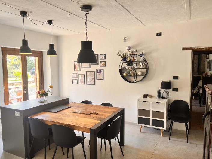 Image No.3-6 Bed Country House for sale