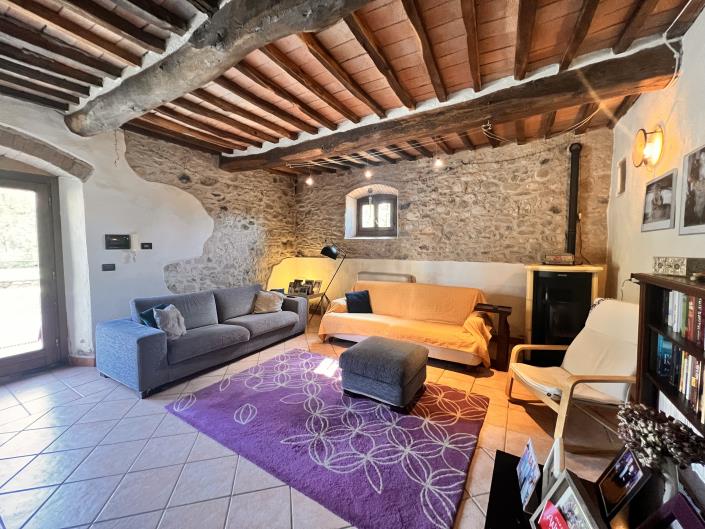 Image No.4-6 Bed Country House for sale