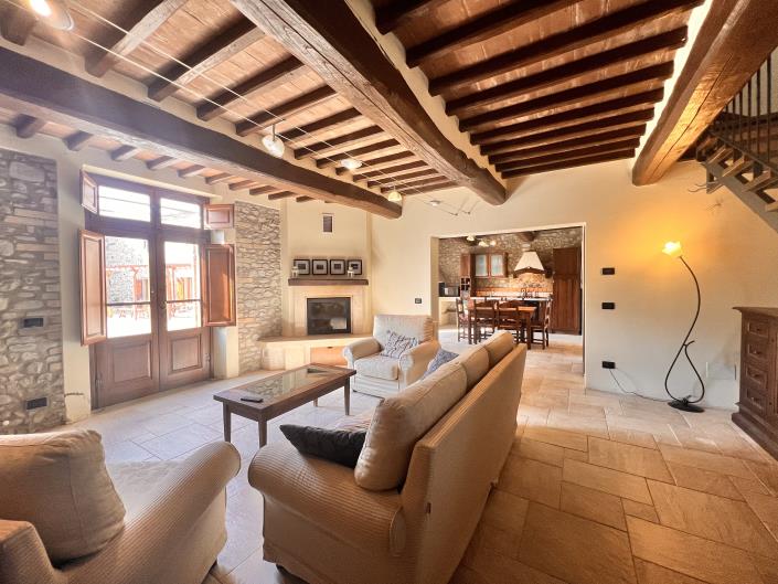 Image No.9-6 Bed Country House for sale