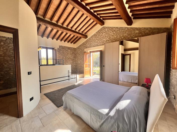 Image No.11-6 Bed Country House for sale