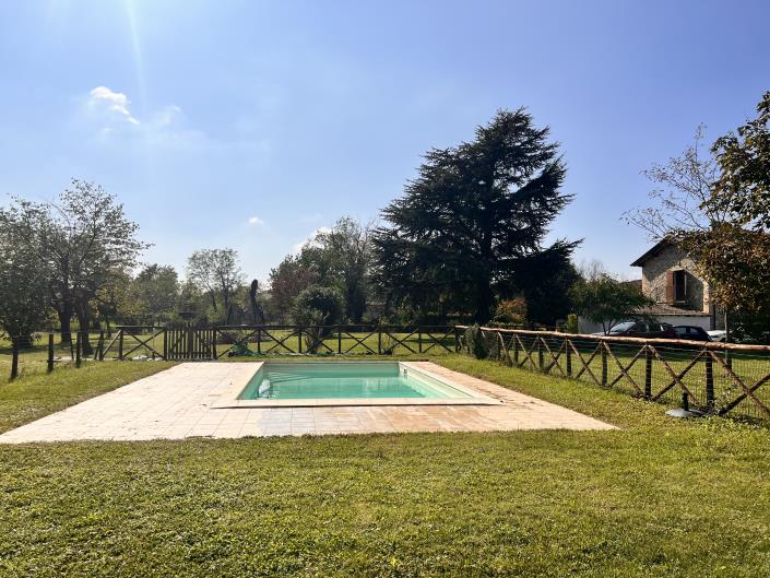 Image No.12-6 Bed Country House for sale