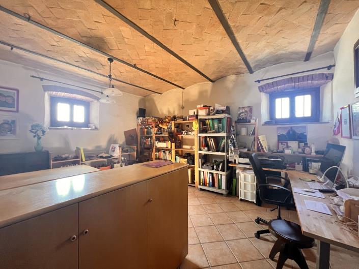 Image No.6-6 Bed Country House for sale