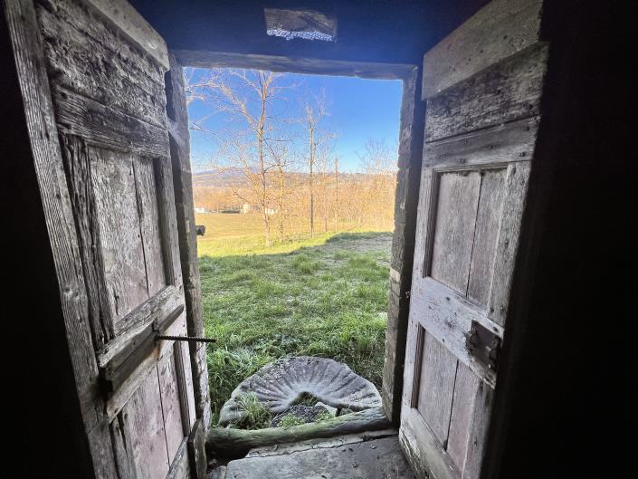 Image No.1-3 Bed Farmhouse for sale
