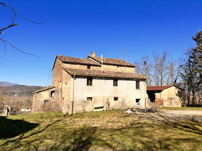 Image No.7-3 Bed Farmhouse for sale