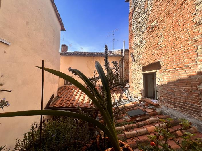 Image No.10-3 Bed Apartment for sale