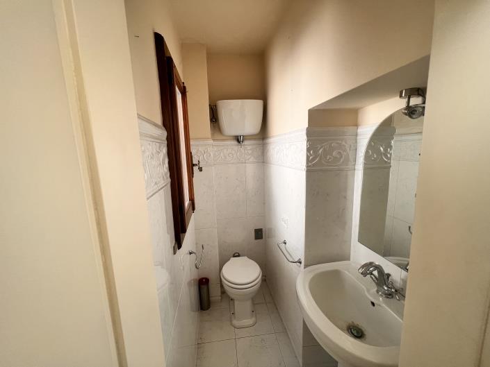 Image No.10-2 Bed Flat for sale